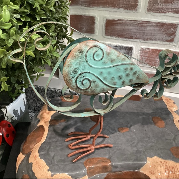 🟢 Metal Crafted Bird Decor Piece - Extremely Gently Used Item - Rustic - Picture 2 of 8
